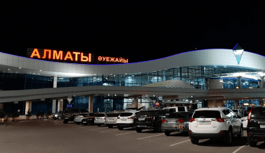 В аэропорту Алматы подорожала парковка