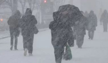 На большей части территории Казахстана объявили штормовое предупреждение