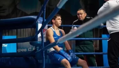 Казахстанец вышел в полуфинал малого ЧМ по боксу