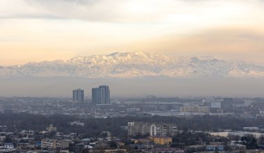 Обязательное исполнение гимна, экология и арест за харассмент: обзор узбекской прессы