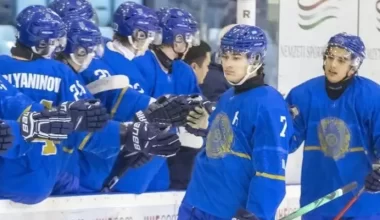 Казахстанские хоккеисты проиграли России со счетом 1:8