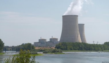 Во Франции остановили два реактора АЭС