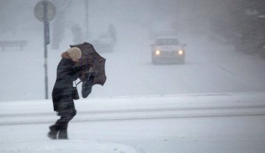В 13 регионах Казахстана объявили штормовое предупреждение
