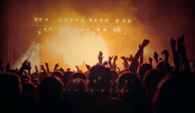 Организаторам мероприятий в Казахстане могут запретить отменять концерты