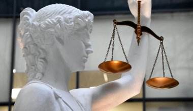11 лет тюрьмы дали адвокату в Астане