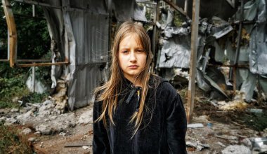 До 5 тысяч часов провели в подвалах и убежищах дети за два года войны в Украине