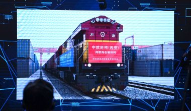 Токаев дал старт работе терминала в Китае и открыл Инновационный центр, созданный с Huawei