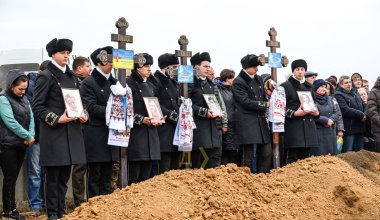 В Одессе похоронили жертв российского обстрела, в том числе многодетную семью