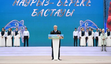 Токаев в Алматы поздравил жителей Казахстана с Наурызом
