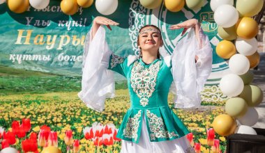 Нарядные юрты, жетыген и сырға салу: как праздновали Наурыз в парке Ататюрка Астаны