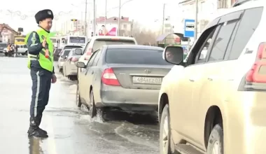 В Казахстане закрывают дороги в целях безопасности