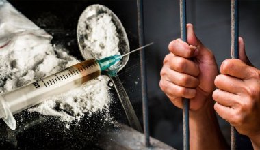Семью из трех человек осудили за распространение наркотиков в Шымкенте