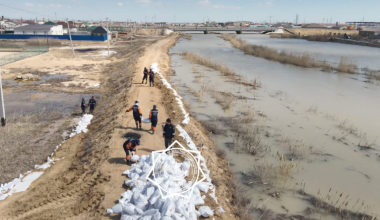 Больше 96 тысяч человек эвакуировали из-за паводков в Казахстане