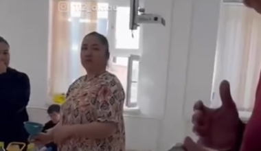 Споры в Сети вызвало видео эвакуированной из Кульсары женщины