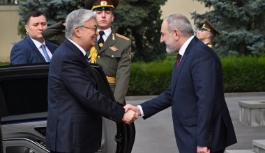 Токаев прилетел в Армению: как встретили президента