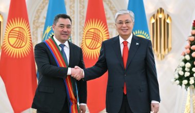 Президент Кыргызстана получил орден от Токаева