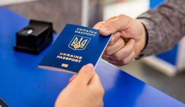 Украина прекращает выдавать паспорта мужчинам 18-60 лет за границей