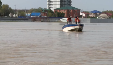 Паводки в Казахстане: уровень воды в реке Жайык продолжает расти