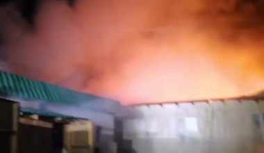 Крупный пожар возник в Астане