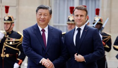 Лидер КНР Си Цзиньпин впервые за 5 лет прибыл в Европу