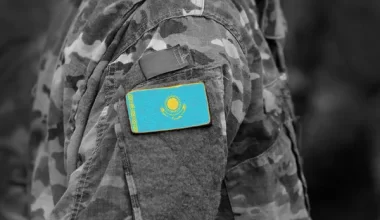 Угрожает стрелять: в Атырау напуганы слухами о сбежавшем солдате с оружием