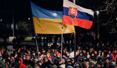 Не согласные с политикой властей словаки собрали деньги на 2700 снарядов для Украины
