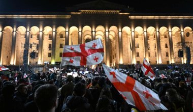 Парламент Грузии принял закон об "иноагентах", несмотря на массовые протесты