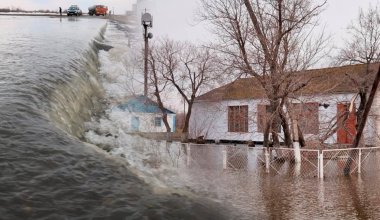 Обрыв трассы, перевозки на лодках: уровень воды в реке Жайык продолжает расти
