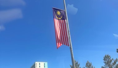 Флаги Малайзии криво развесили в Астане