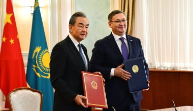 Что обсуждали главы МИД Казахстана и Китая