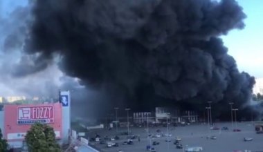 "Чистый терроризм": Россия ударила по торговому центру в Харькове