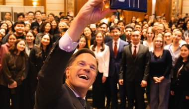 В политике нужны молодые люди: премьер Нидерландов ответил на вопросы казахстанских студентов MNU