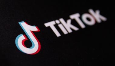 Алматинка получила крупный штраф за публикацию в TikTok