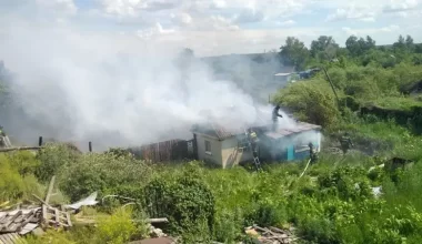 В Костанае возник крупный пожар