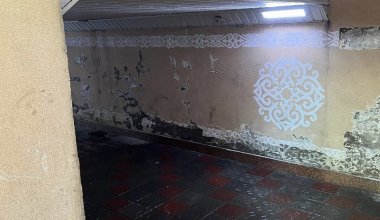 Подземный переход подтопило после дождя в Алматы