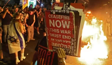 "В войне нет победителей": тысячи протестующих вновь вышли в Израиле против Нетаньяху