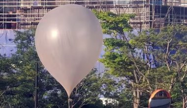 Мусорная война: КНДР вновь запустила воздушные шары с паразитами