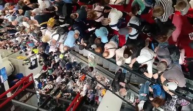 В Шереметьево выстроились очереди: рейсы отменяют из-за непогоды
