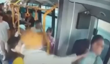 В Актау пассажир накинулся на водителя автобуса