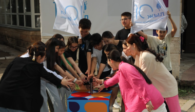 Вырасту, стану президентом: лидерским навыкам обучили школьников Казахстана