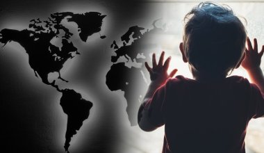 Запрет на усыновление детей неженатыми мужчинами признали неконституционным в Казахстане