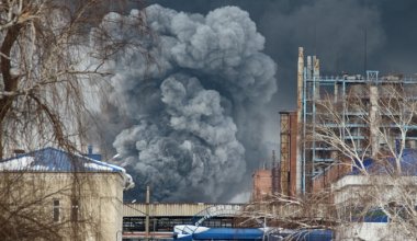 Взрыв и пожар на Омском НПЗ: как это скажется на поставках в Казахстан