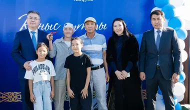 В Кульсары 60 семей стали обладателями новых домов