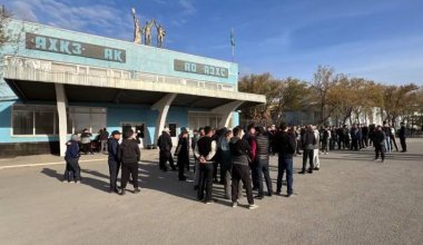Сбой из-за войны в Украине: рабочие Актюбинского завода вышли на митинг