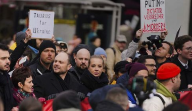 В Берлине прошел марш против войны и Путина