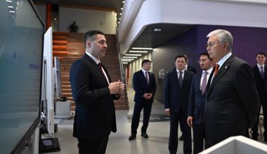 Казахский и ISSAI KAZ-LLM: Nazarbayev University представил президенту Токаеву большую языковую IT-модель