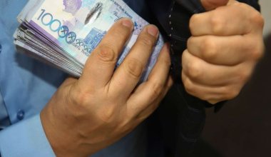 Чиновники, неоднократно получавшие взятки, отделались штрафом в Караганде