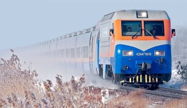 Трагедия в поезде: женщина выбросила младенца из окна по пути в Астану