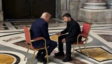 "Успели обсудить многое": о чем говорили Зеленский и Трамп накануне похорон Папы Римского