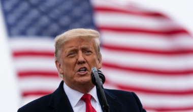 Могу занять сторону Украины, но не Зеленского - Трамп